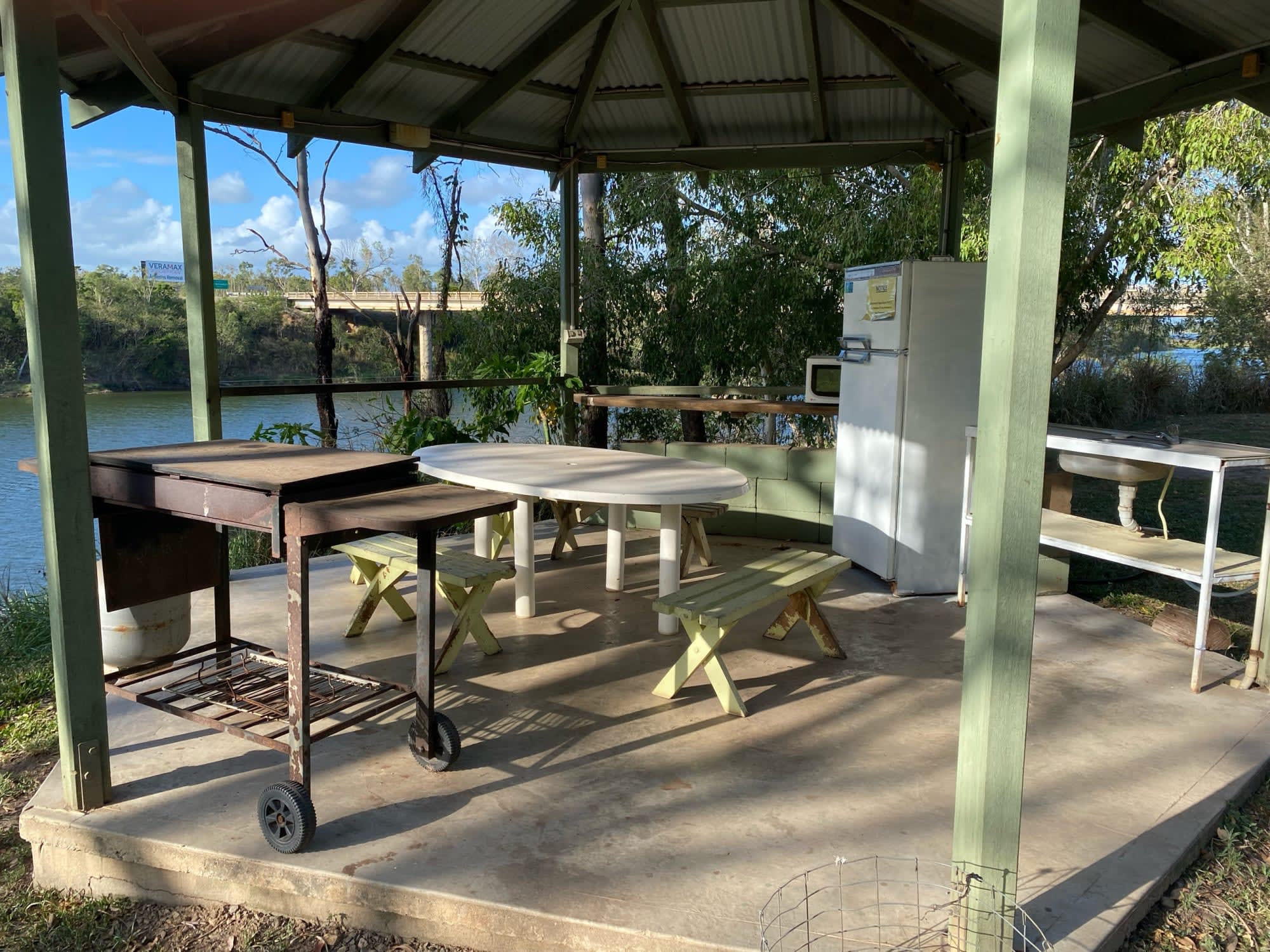 Top 4 camping areas with powered sites near Midge Point Beach