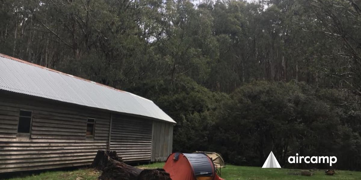 Razorback Hut Anycamp
