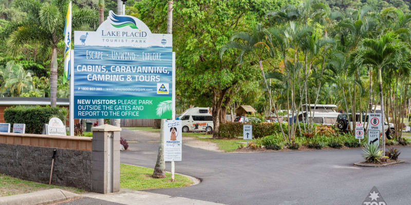 Photo by Ian & Jeanette Allan