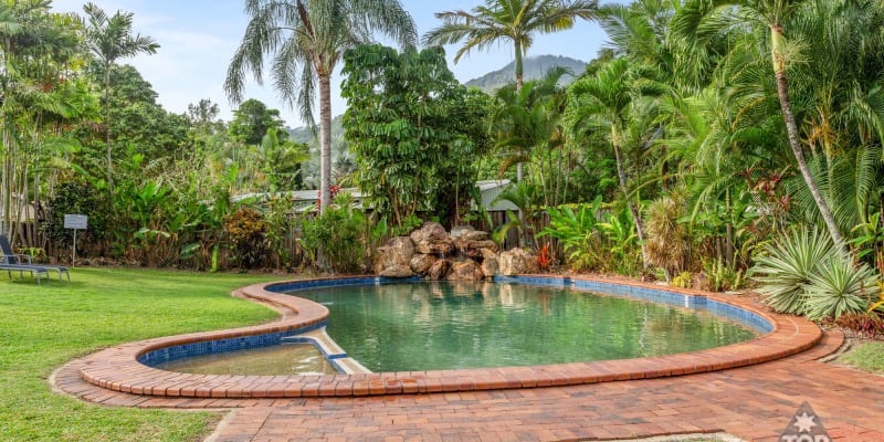 Photo by Ian & Jeanette Allan