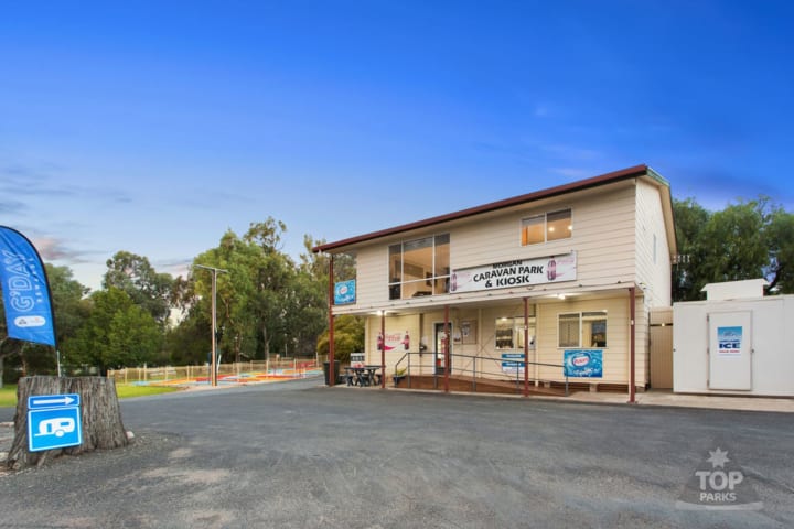 Photo by Katie & Leigh Cock