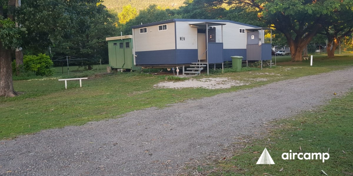 Mountain View Lake Holiday Park