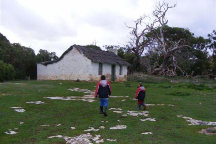 Photo by Helen de la Perrelle