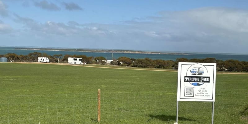 Photograph of Top 3 campsites with showers near Sceale Bay, SA