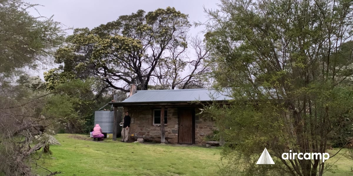 Cook Beach Free Camp