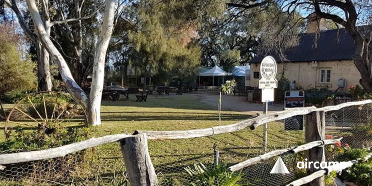 Overland Corner Hotel