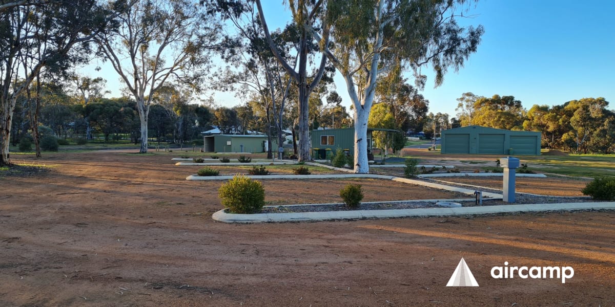 Wandering Caravan Park Anycamp